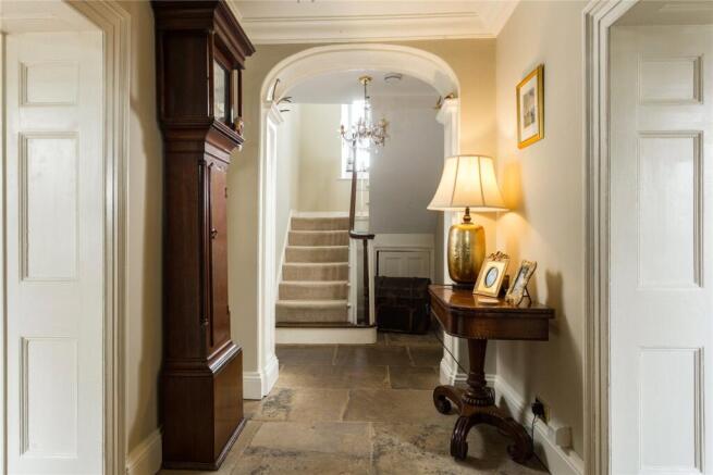 5 bed Detached for sale Image 8