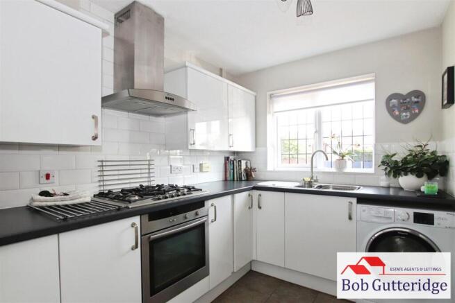 FITTED KITCHEN