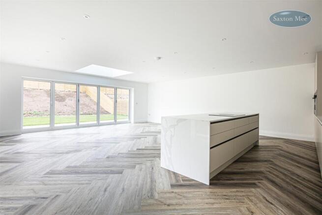 4 bed Detached for sale Image 4