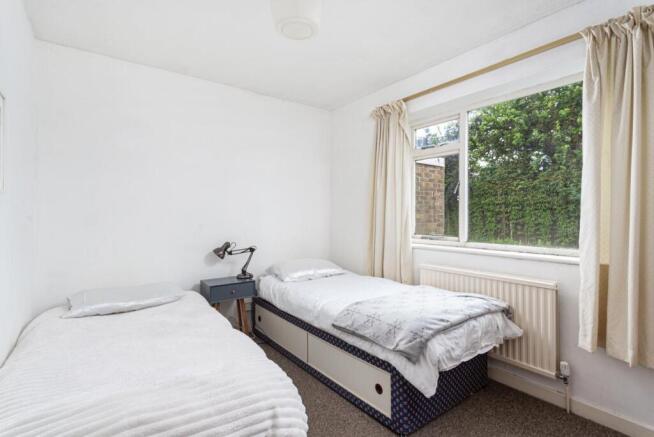 4 bed Detached Bungalow for sale Image 10