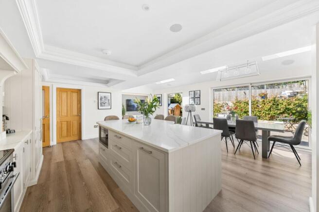 4 bed Detached for sale Image 6