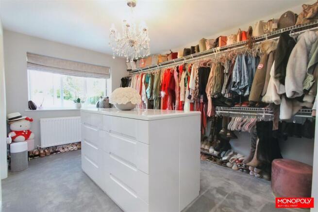 Dressing Room - Bedroom 4.jpg