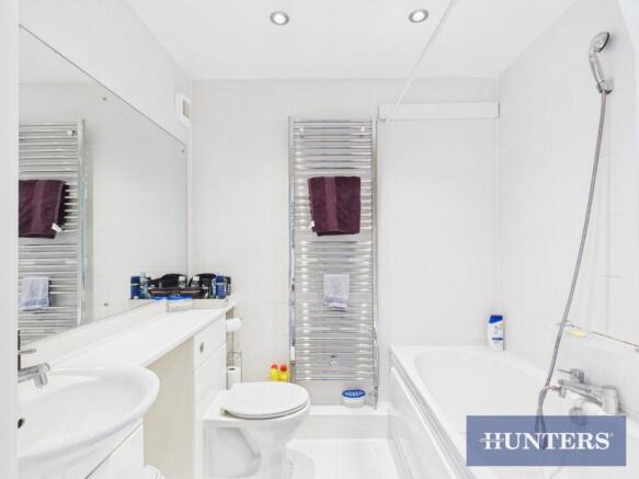 2 bed Apartment for sale Image 11