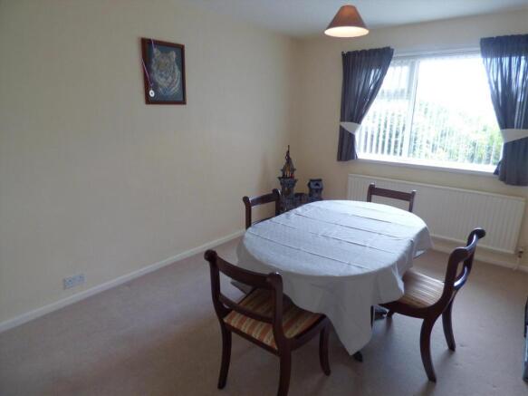 Dining/Bed 4