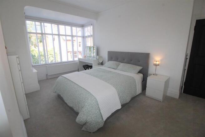 Park Rd, 50A, bed 1 (2).JPG