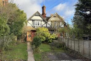 Fedway, Petworth Road, Wormley, Godalming GU8 5TR