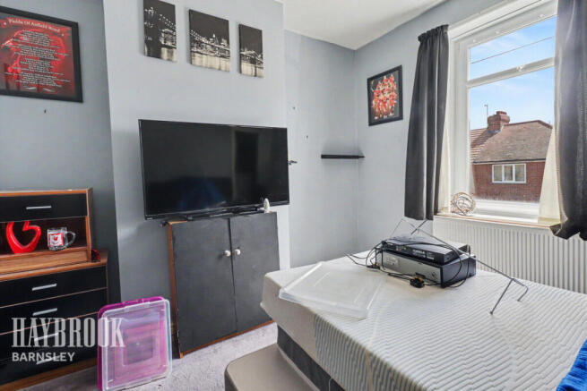 3 bed Terraced for sale Image 9