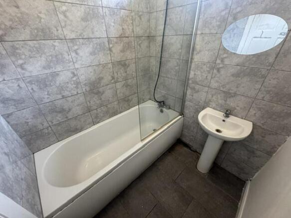 3 bed House to rent Image 3