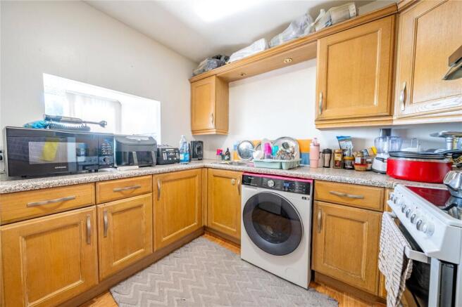 2 bed Apartment for sale Image 4