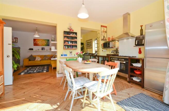 Dining Area.JPG