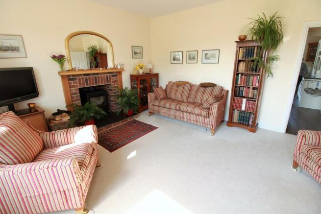 Lounge 2.jpg