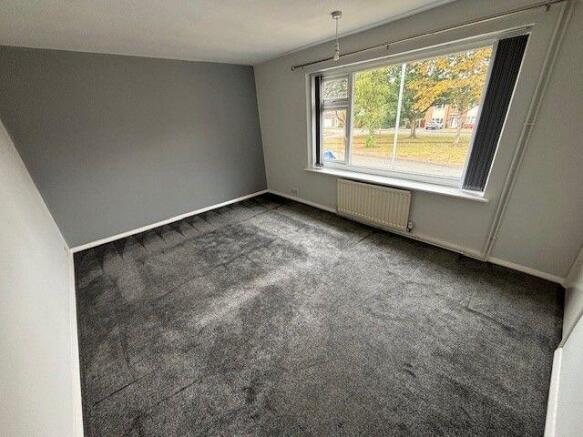 2 bed Flat to rent Image 12