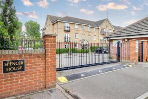 12, Spencer House, Ensign Close, Leigh-on-sea SS9 1FG