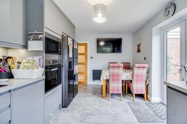 KITCHEN/DINER