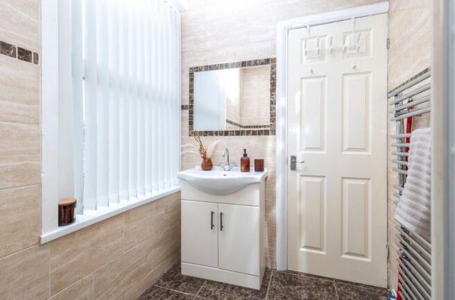 2 bed Terraced to rent Image 11