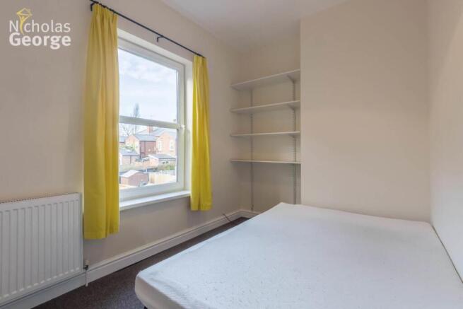 Earls Court Rd 52 bed 2a 25.jpg
