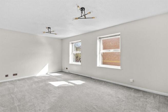 28a Lower Furney Close, HP13 6XQ (LOW RES)-1.jpg