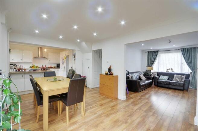 Kitchen/Dining Room