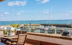 Flat B, The Gloster, The Parade, Cowes PO31 7QD