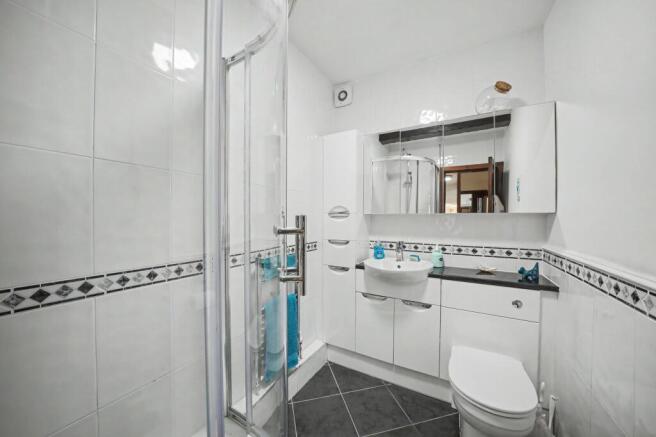 4 bed Detached for sale Image 12