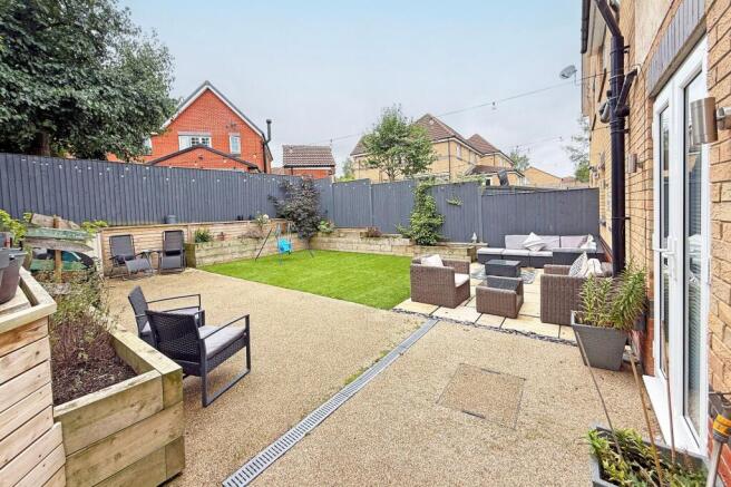 4 bed Semi-Detached for sale Image 10