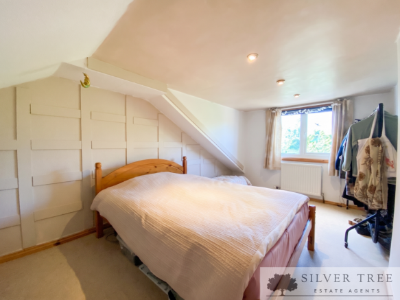 2 bed Semi-Detached Bungalow for sale Image 8