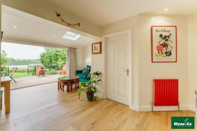3 bed Semi-Detached for sale Image 7