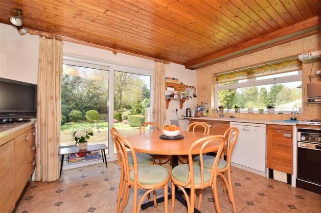 Kitchen/Breakfast Area