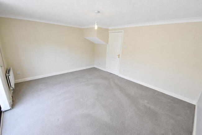 3 bed Town House for sale Image 11