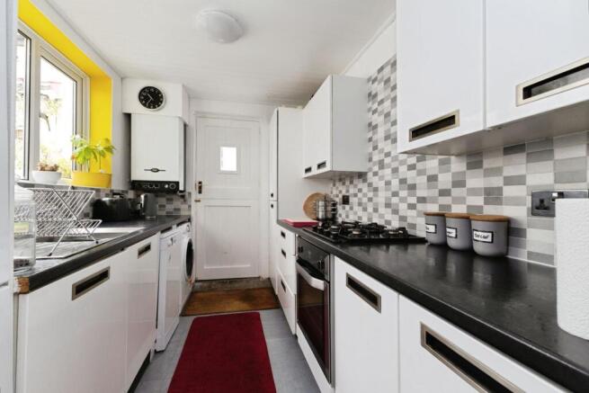 3 bed Terraced for sale Image 6