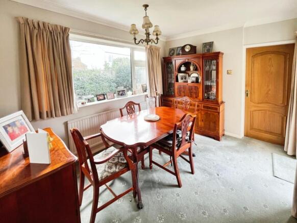 4 bed Detached Bungalow for sale Image 9