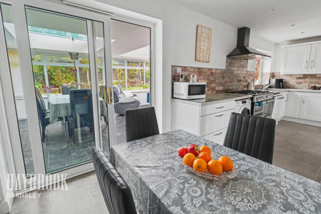 3 bed Detached Bungalow for sale Image 11