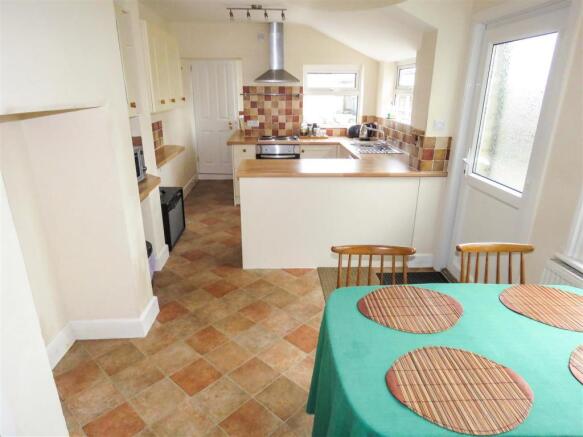 Kitchen.JPG