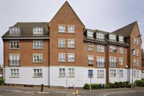 25, 2 Henley Lodge, Willow Walk, London E17 7LB