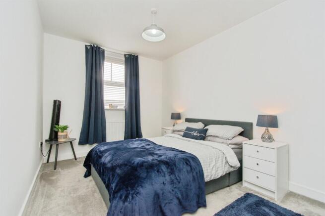 4 bed Semi-Detached for sale Image 11