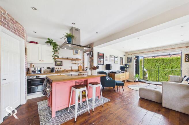 Open Plan Kitchen, Dining & Living Area