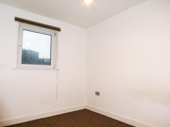 2 bed Flat to rent Image 5