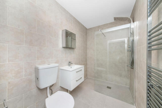 Studio to rent Image 9