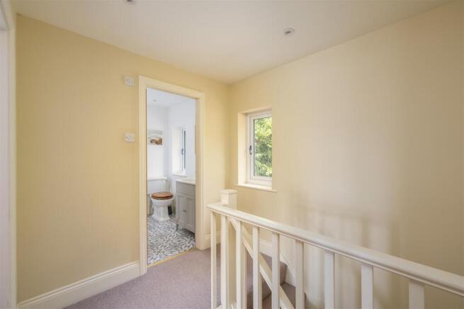 3 bed House for sale Image 8