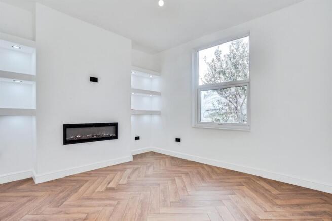 3 bed Terraced for sale Image 6
