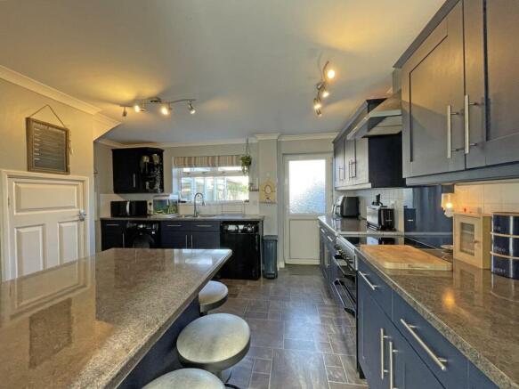 Inchkeith Road 29 - KItchen 2...jpg