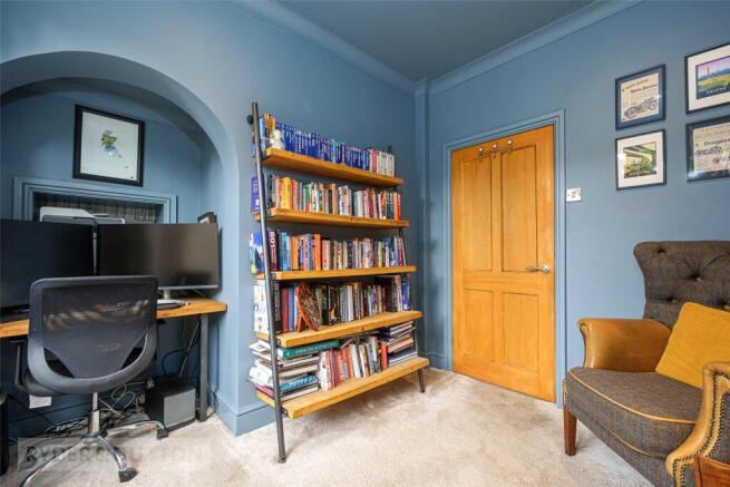 4 bed Detached for sale Image 7
