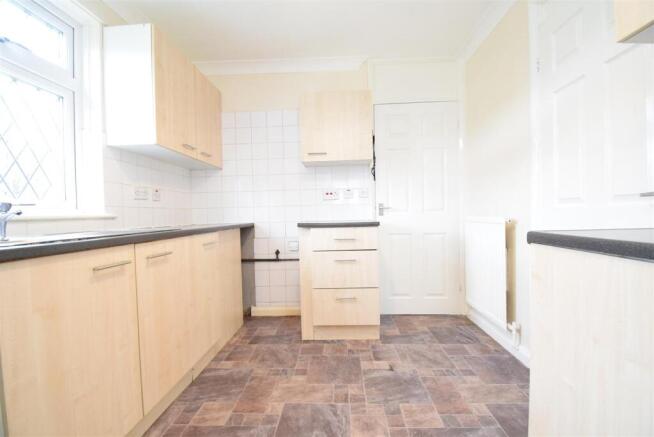 3 bed Semi-Detached to rent Image 10