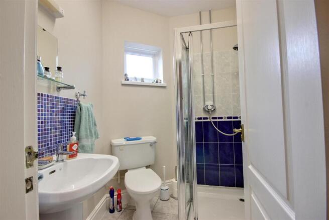 4 bed Detached Bungalow for sale Image 12