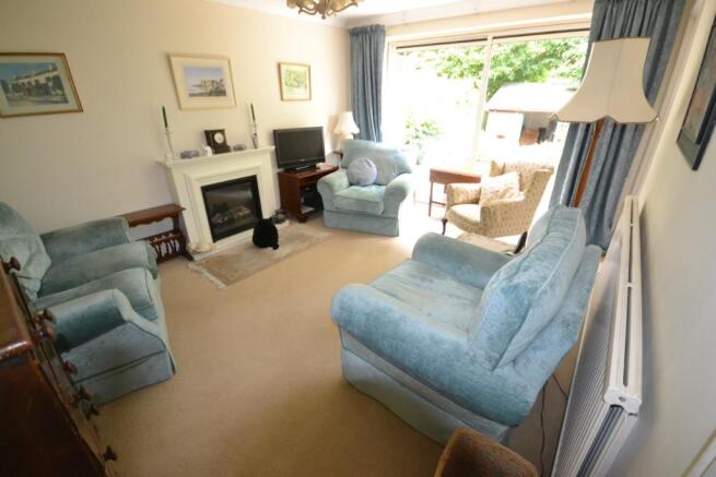 Lounge 1