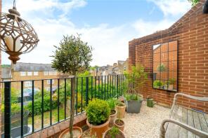 4f, St Gothard Road, London SE27 9QP