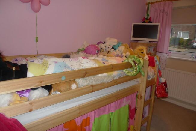 BEDROOM 2