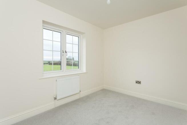 3 bed Semi-Detached to rent Image 9