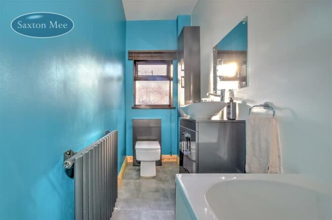 bathroom 1.jpg