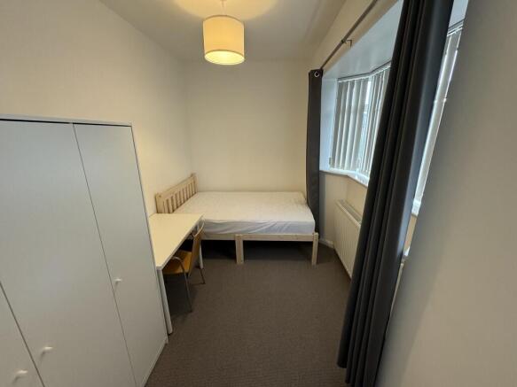 1 bed House Share to rent Image 12